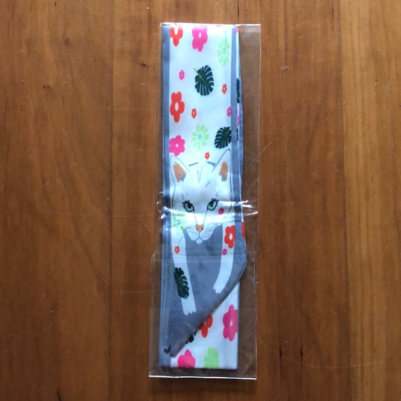 Brand New White Cat Twilly Scarf - Picture 3 of 3